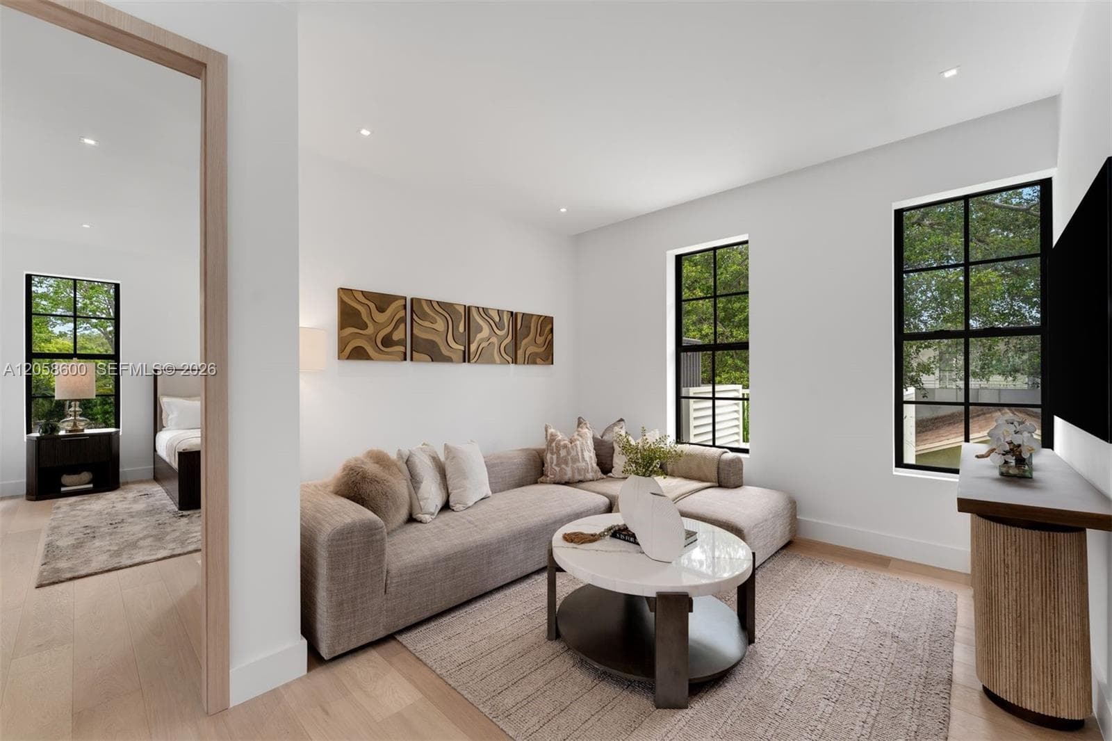 3372 Charles Ave photo 11