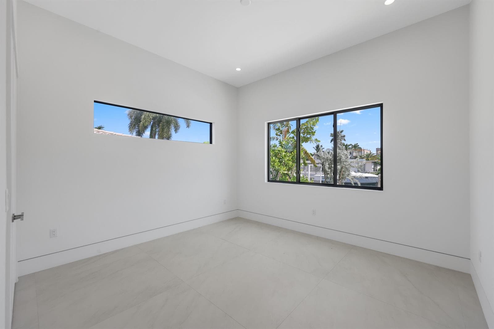 2612 Northeast 4th St - 82.jpg-FULL