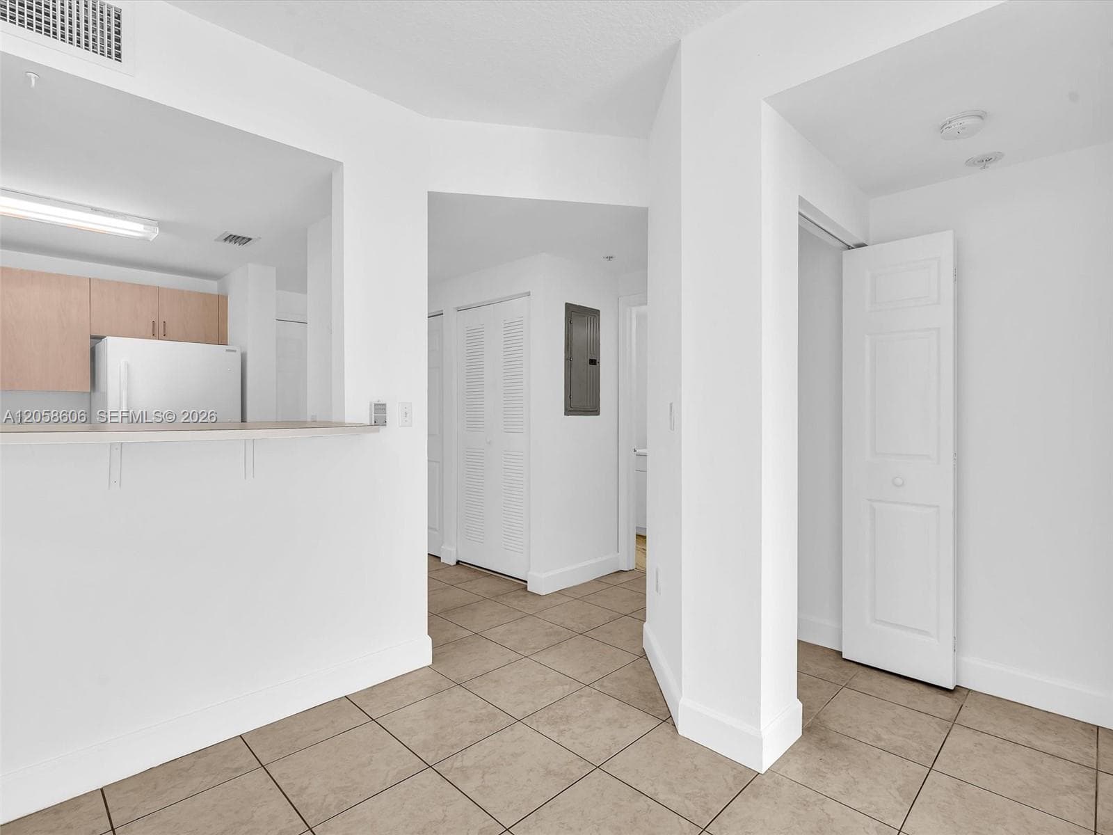 Douglas Grand Condo FOR SALE  50 MENORES AVE APT 518 CORAL GABLES, FL 33134