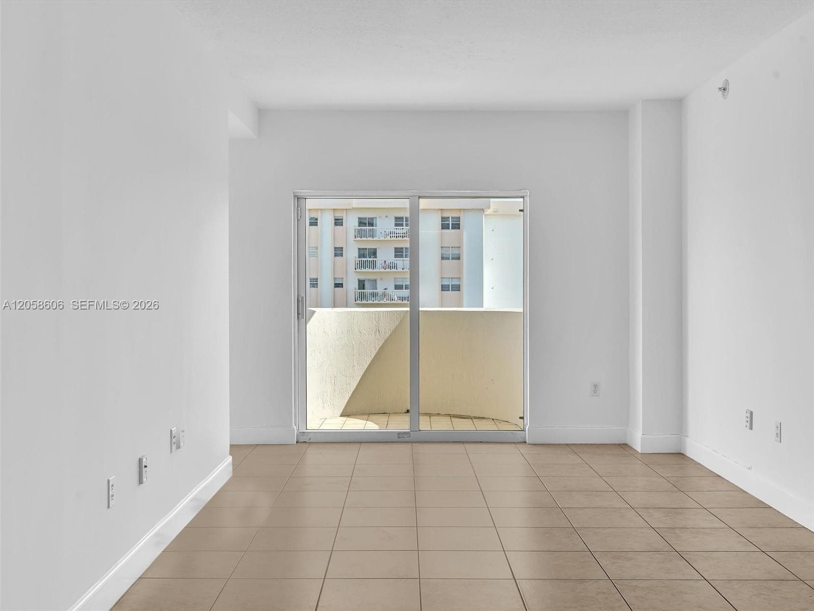 Douglas Grand Condo FOR SALE  50 MENORES AVE APT 518 CORAL GABLES, FL 33134