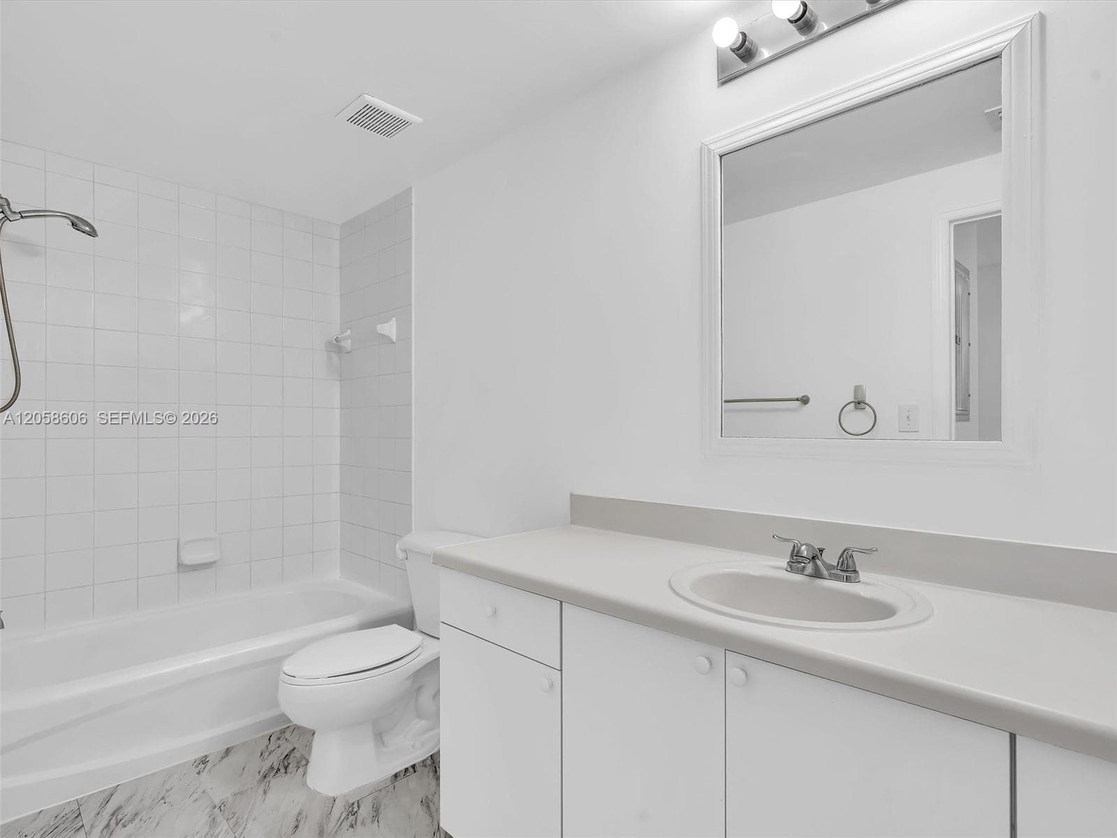 Douglas Grand Condo FOR SALE  50 MENORES AVE APT 518 CORAL GABLES, FL 33134