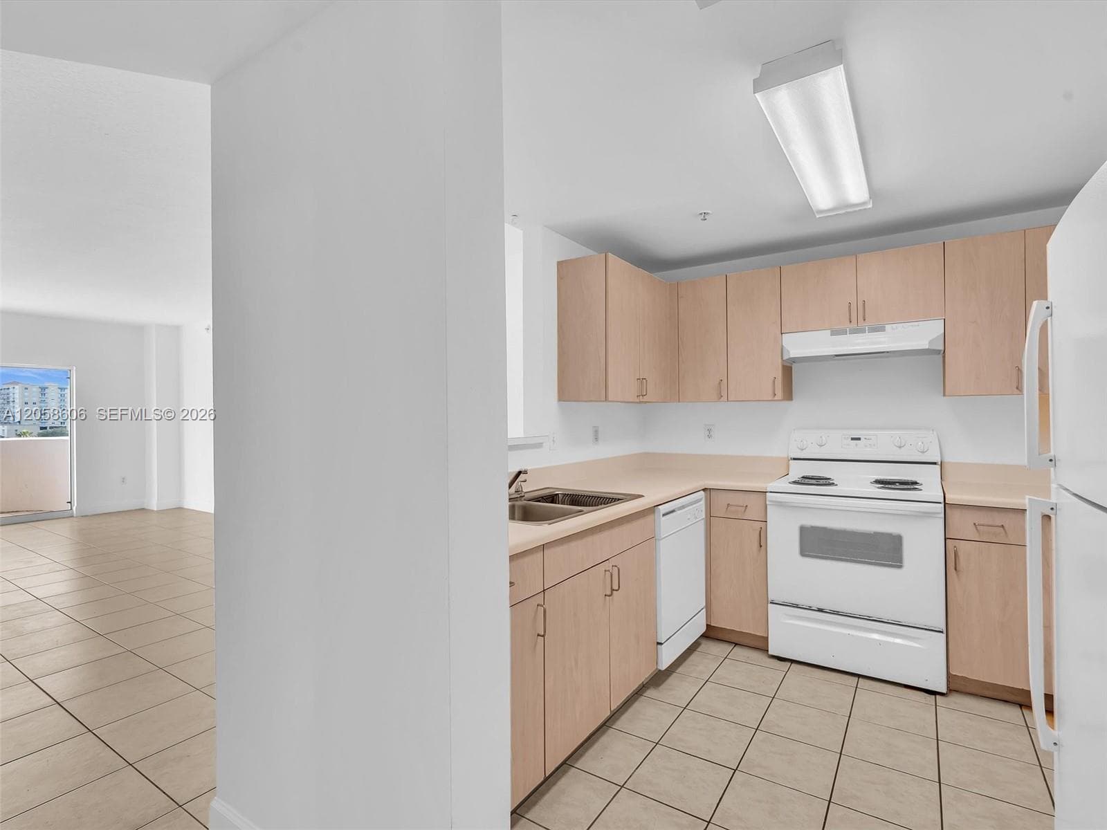 Douglas Grand Condo FOR SALE  50 MENORES AVE APT 518 CORAL GABLES, FL 33134