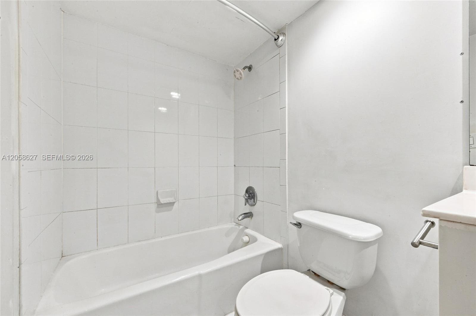 Residences On Hollywood B · #518 in Hollywood - Photo 17