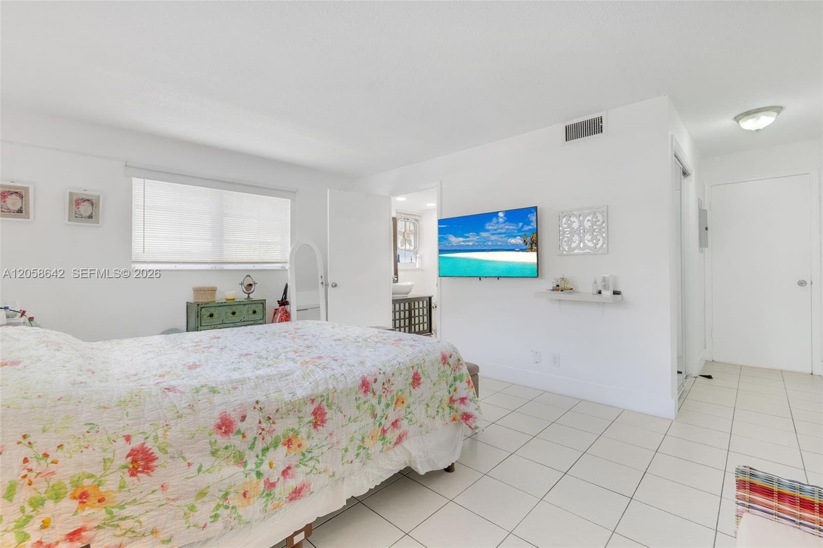 Meadowbrook Towers · #108 in Hallandale Beach - Photo 17