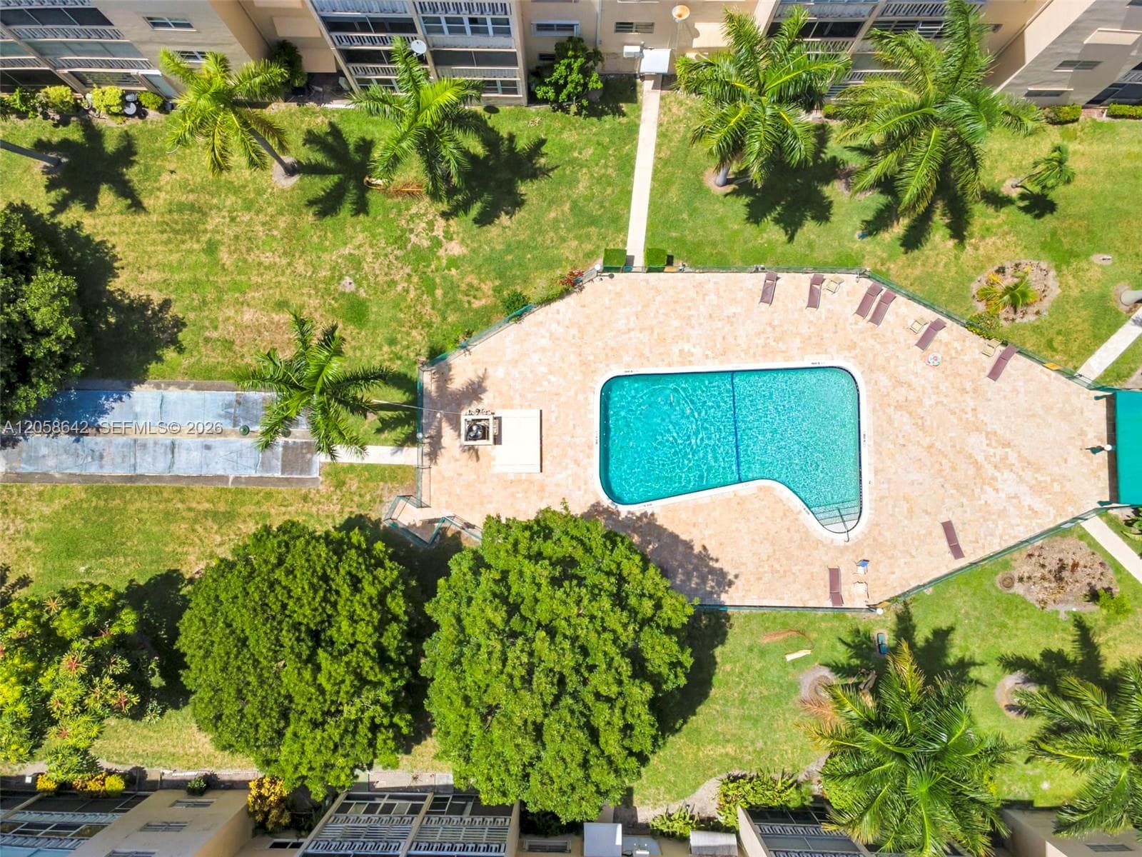 Meadowbrook Towers · #108 in Hallandale Beach - Photo 28
