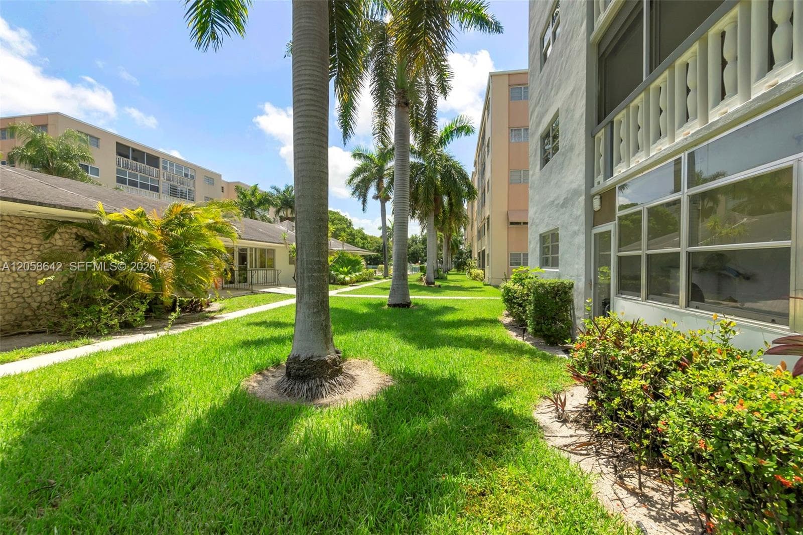 Meadowbrook Towers · #108 in Hallandale Beach - Photo 25