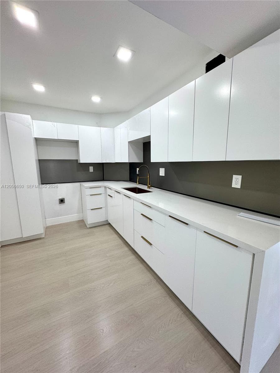 ARLEN HOUSE CONDO · #1201 in Sunny Isles Beach - Photo 3