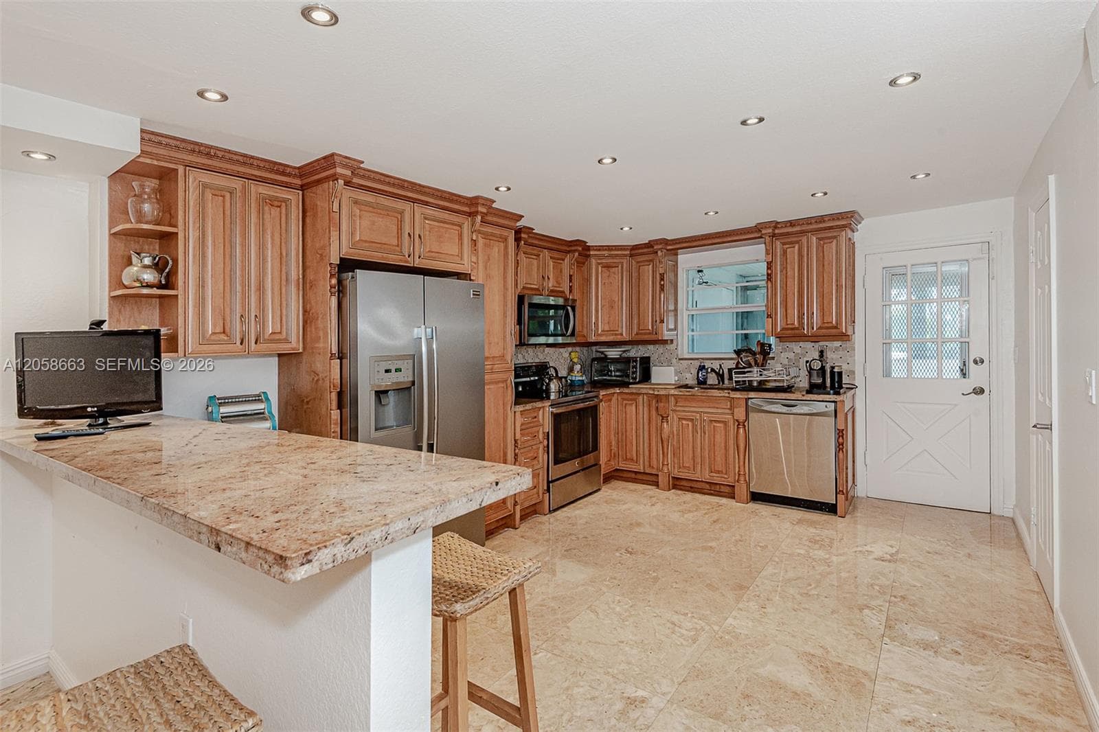 1413 N 15th Ave #8 photo 13