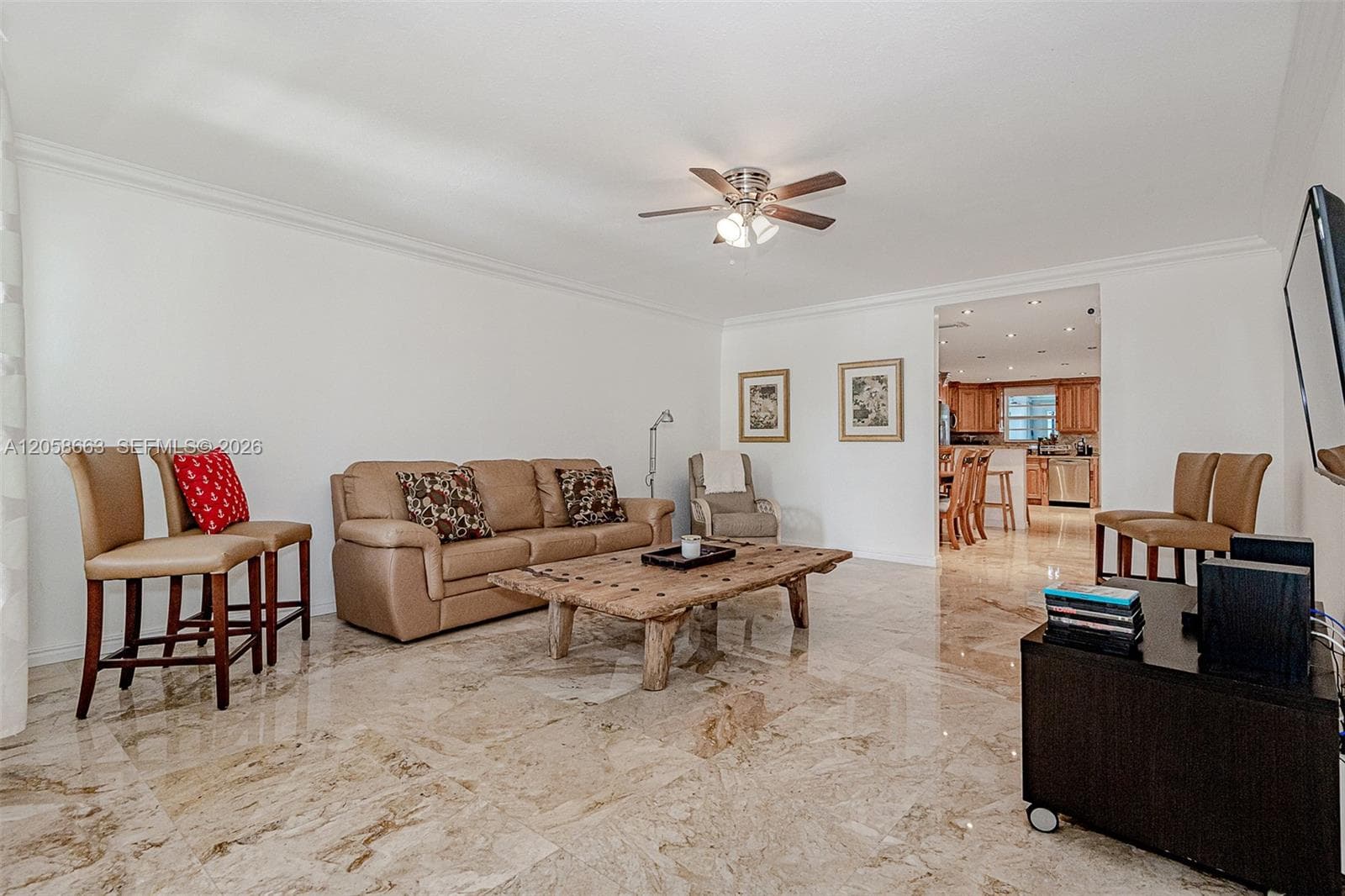 1413 N 15th Ave #8 photo 7
