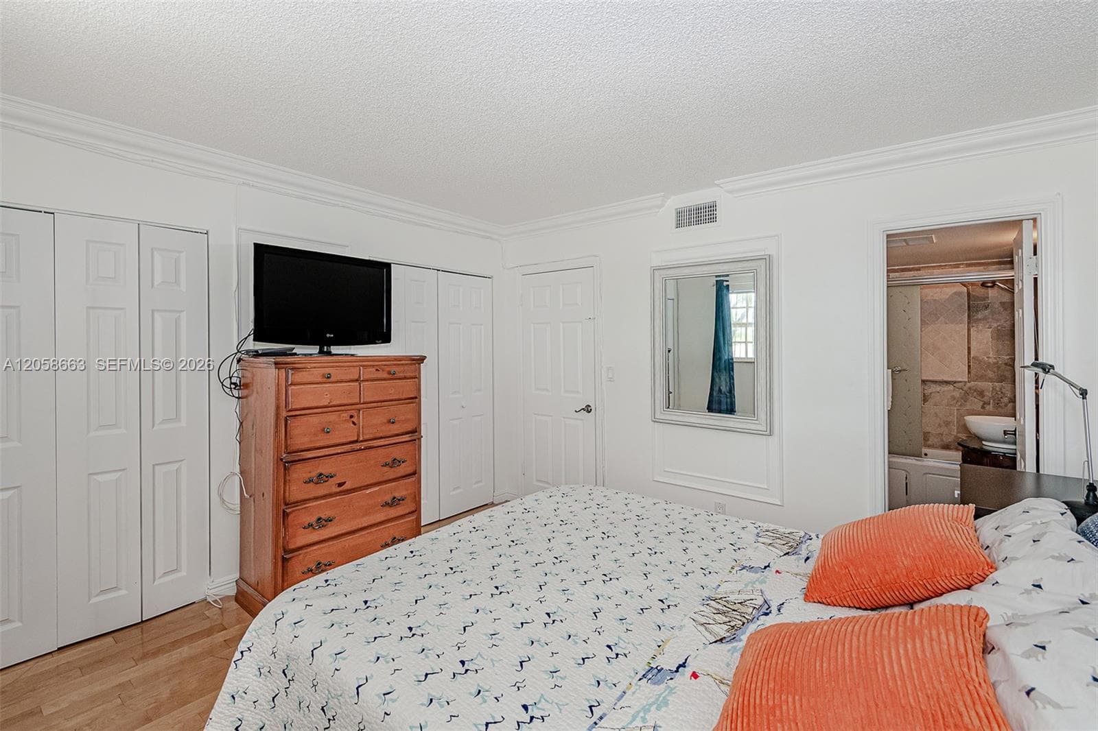 1413 N 15th Ave #8 photo 24