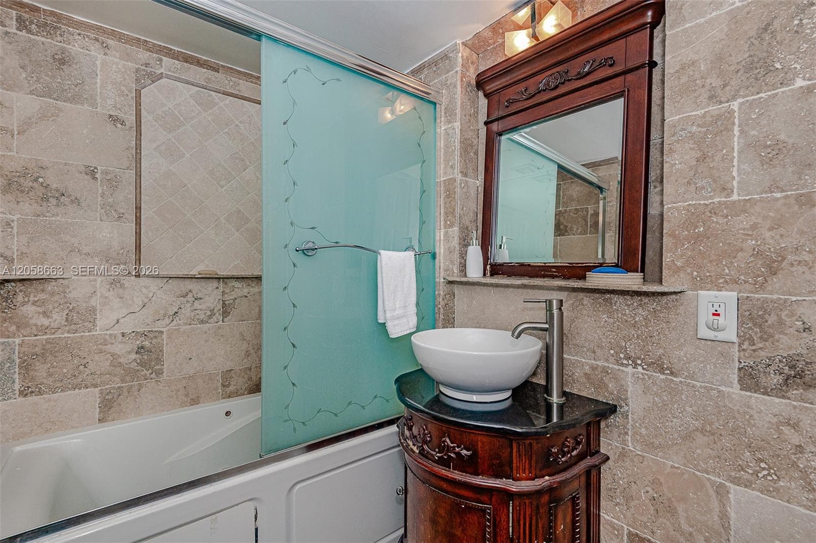 1413 N 15th Ave #8 photo 25