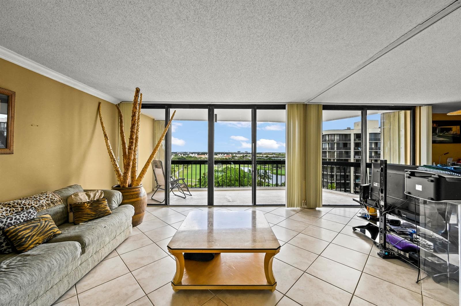 Condo 7