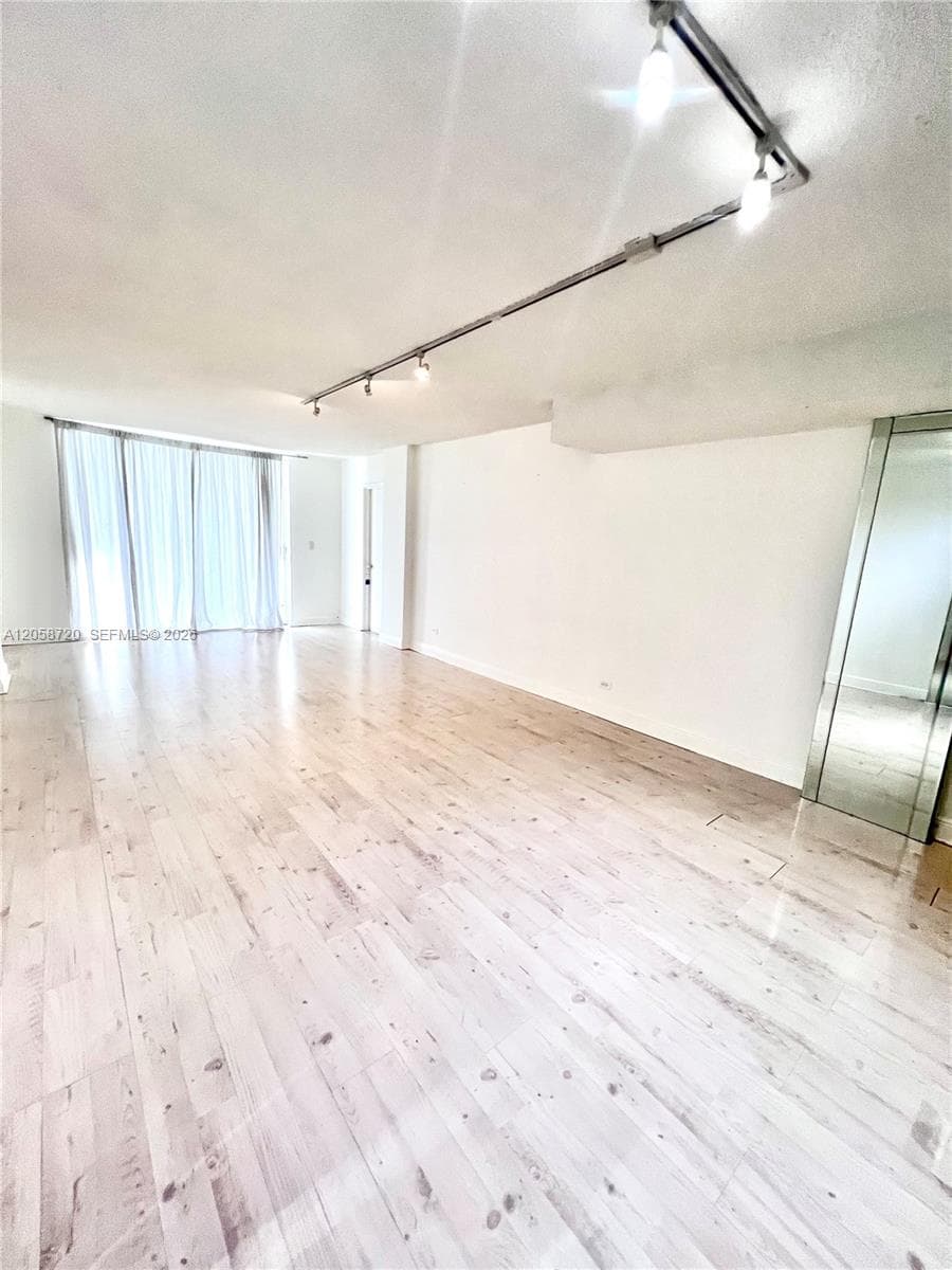 WHITE HOUSE CONDO · #405 in North Miami Beach - Photo 8
