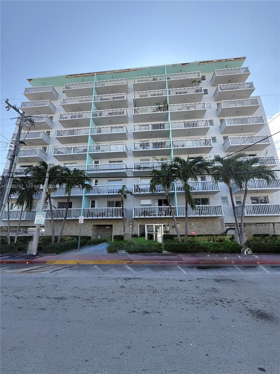 CARLYLE PLAZA · #502 in Miami Beach - Photo 1