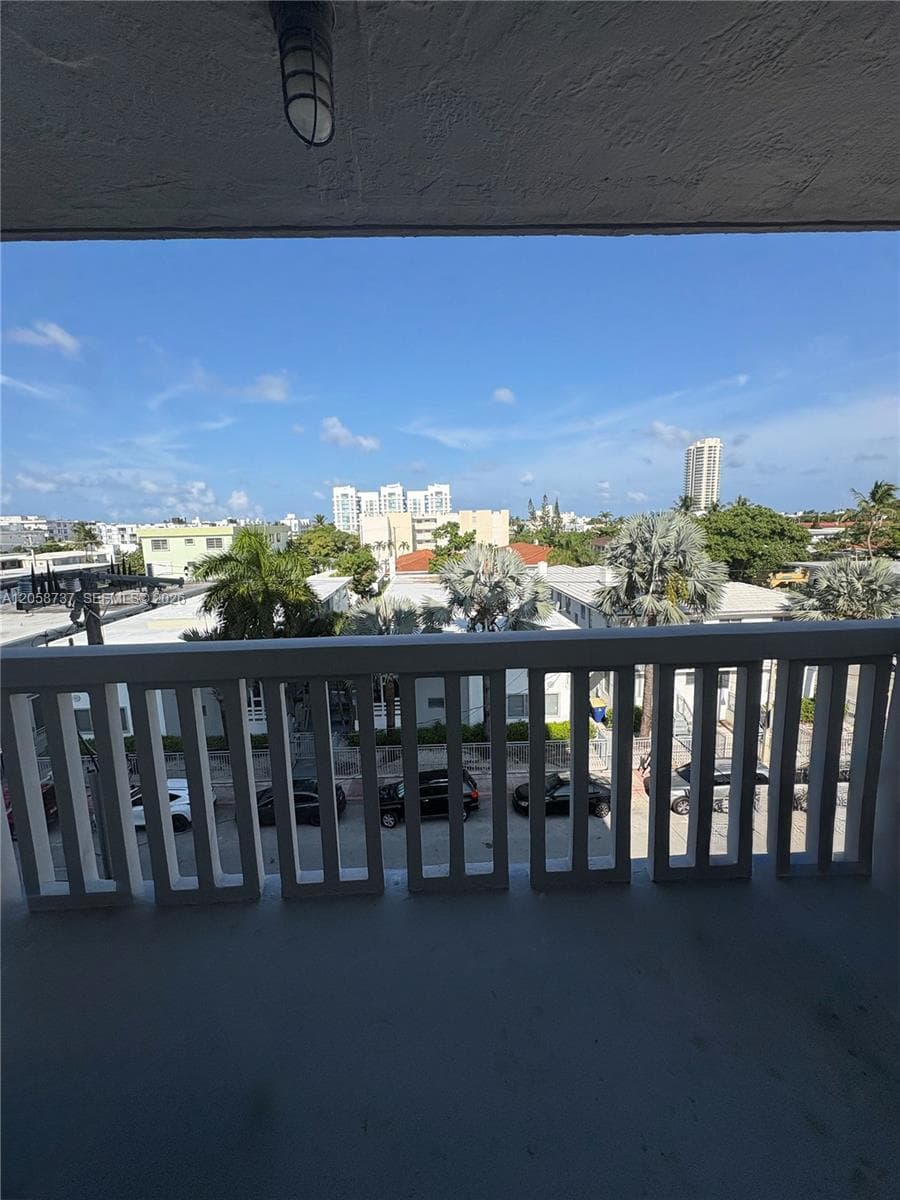 CARLYLE PLAZA · #502 in Miami Beach - Photo 11