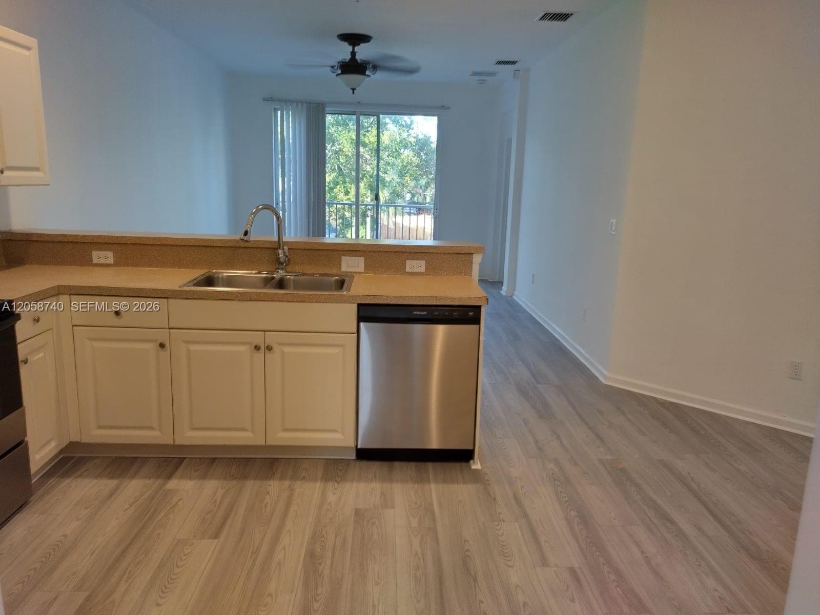 MARSH HARBOUR · #1960 in Riviera Beach - Photo 5