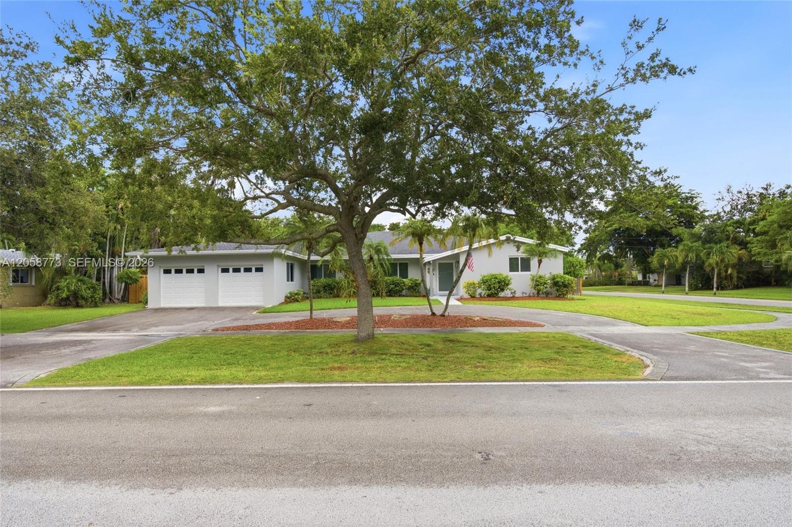 15845 SW 87th Ave photo 2