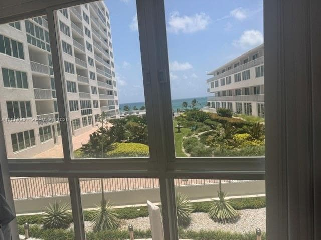 THE CARRIAGE HOUSE CONDO · #230 in Miami Beach - Photo 46