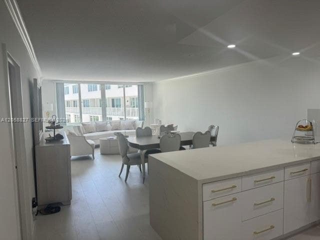THE CARRIAGE HOUSE CONDO · #230 in Miami Beach - Photo 24