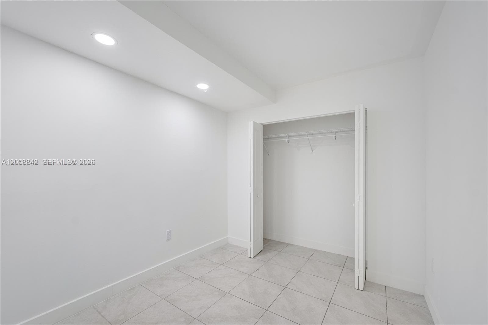 15431 Harding Ln photo 23