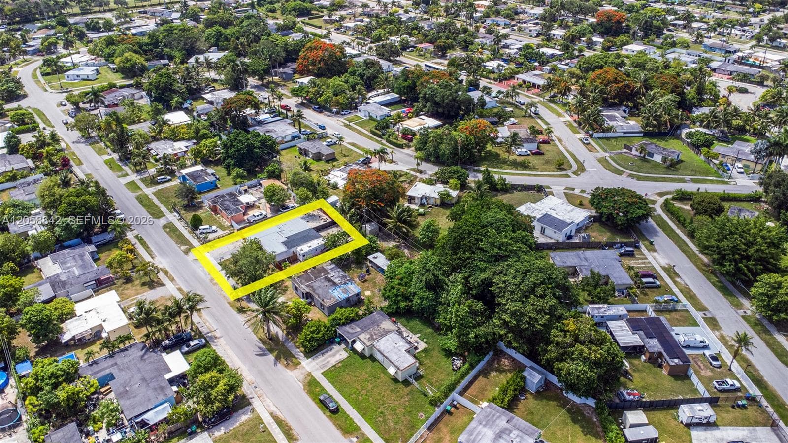 15431 Harding Ln photo 2