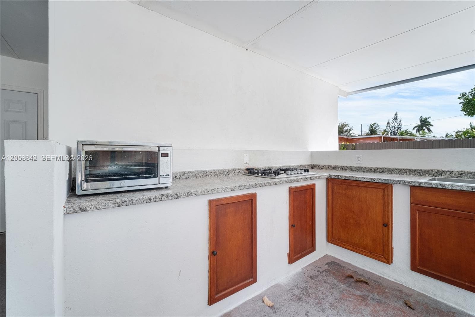 15431 Harding Ln photo 17
