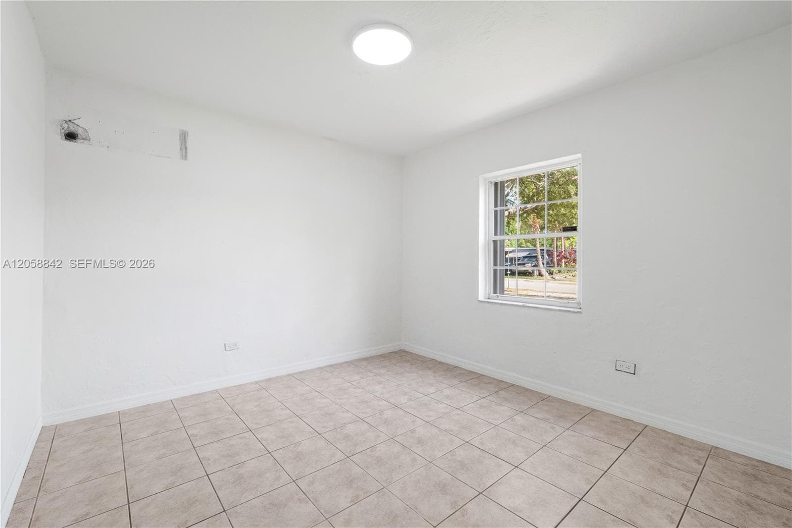 15431 Harding Ln photo 12