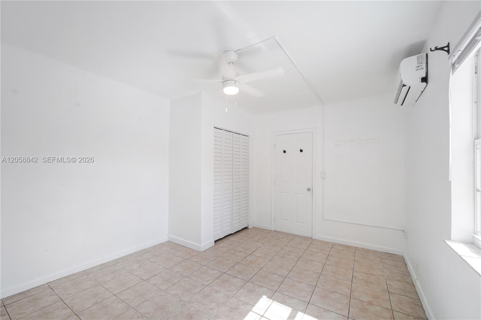 15431 Harding Ln photo 10