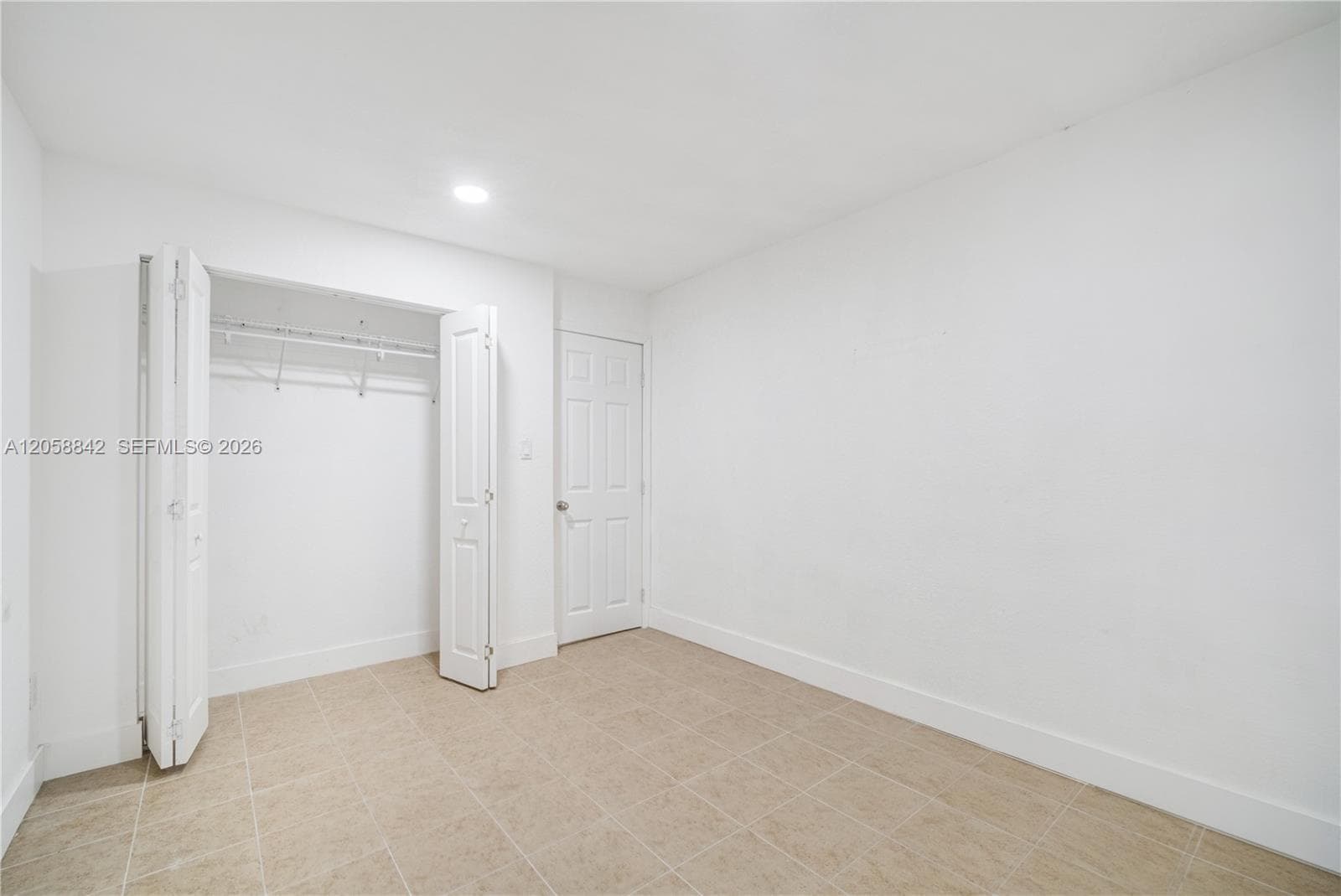15431 Harding Ln photo 25