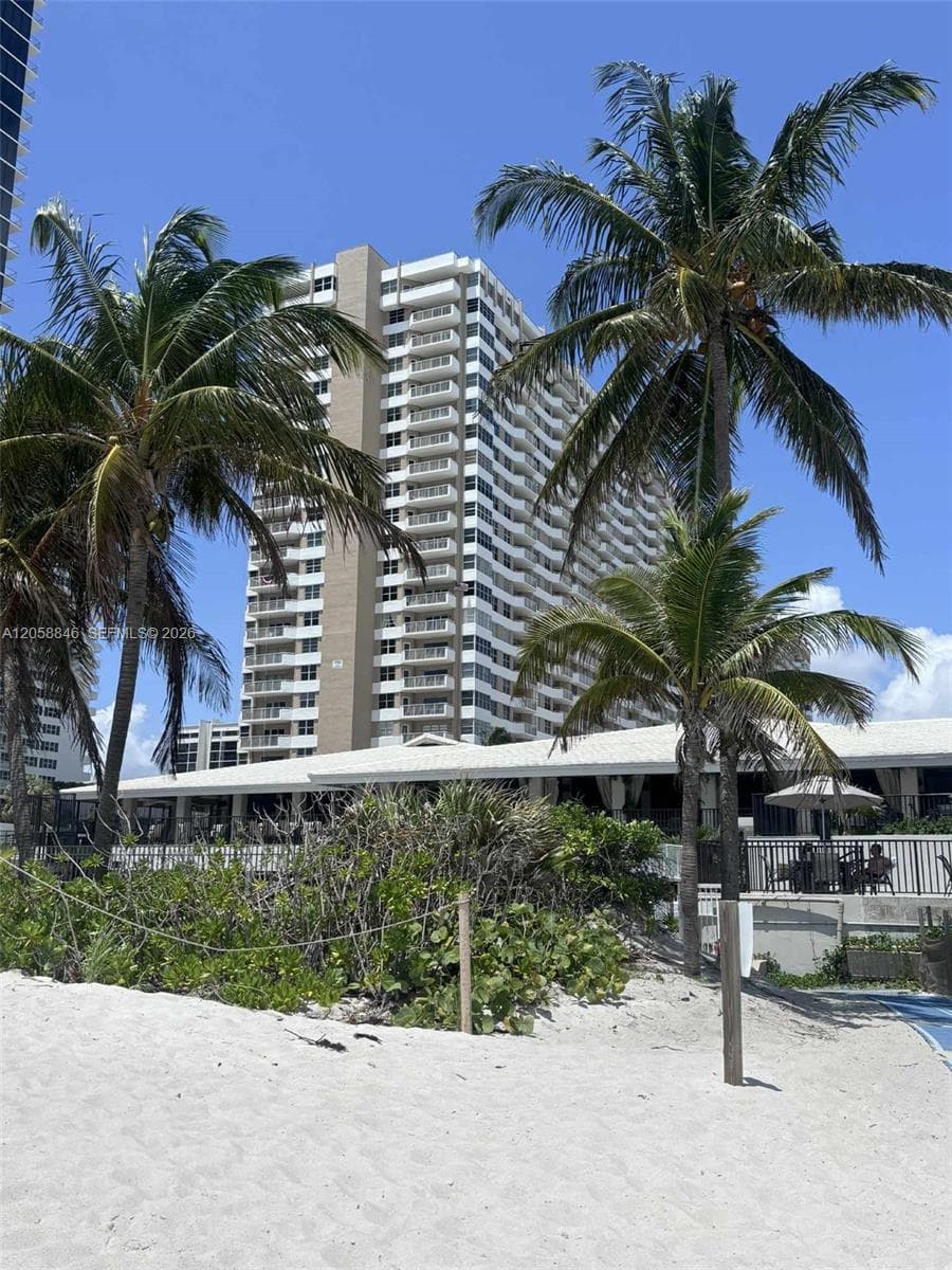 HEMISPHERES CONDO · #MK in Hallandale Beach - Photo 14