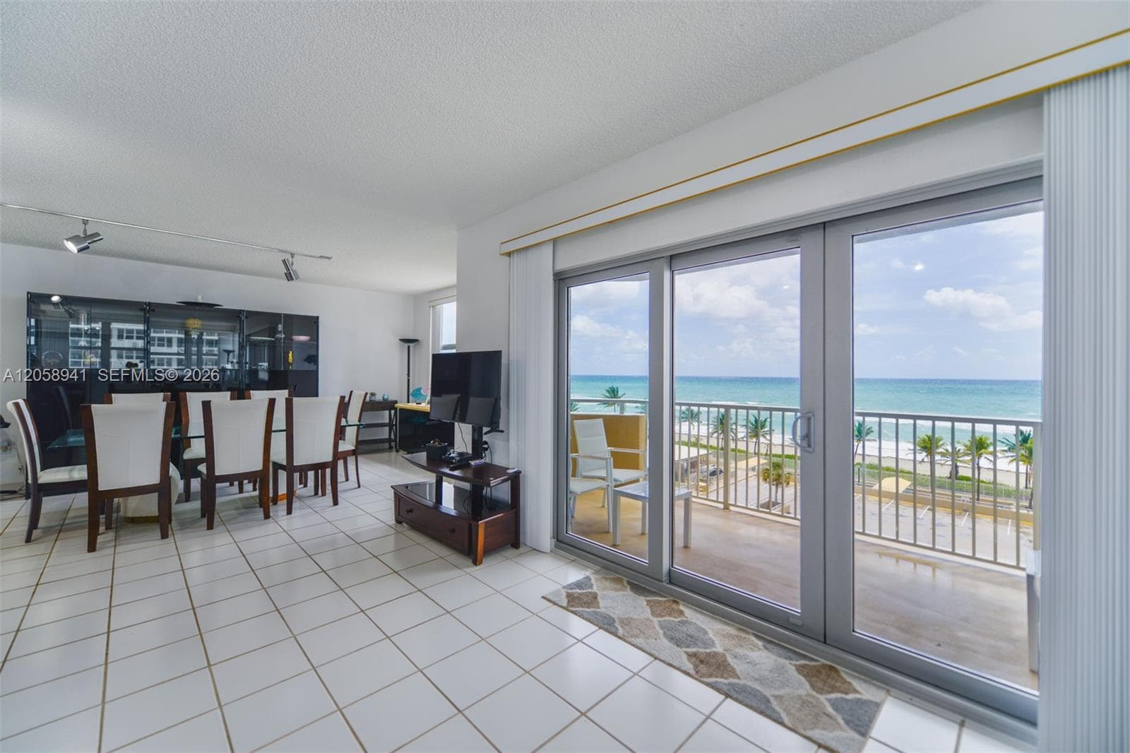 HEMISPHERES CONDO · #5E in Hallandale Beach - Photo 4