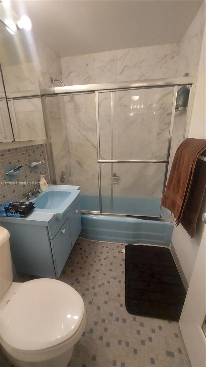 BRICKELL BAY TOWER CONDO · #216 in Miami - Photo 3