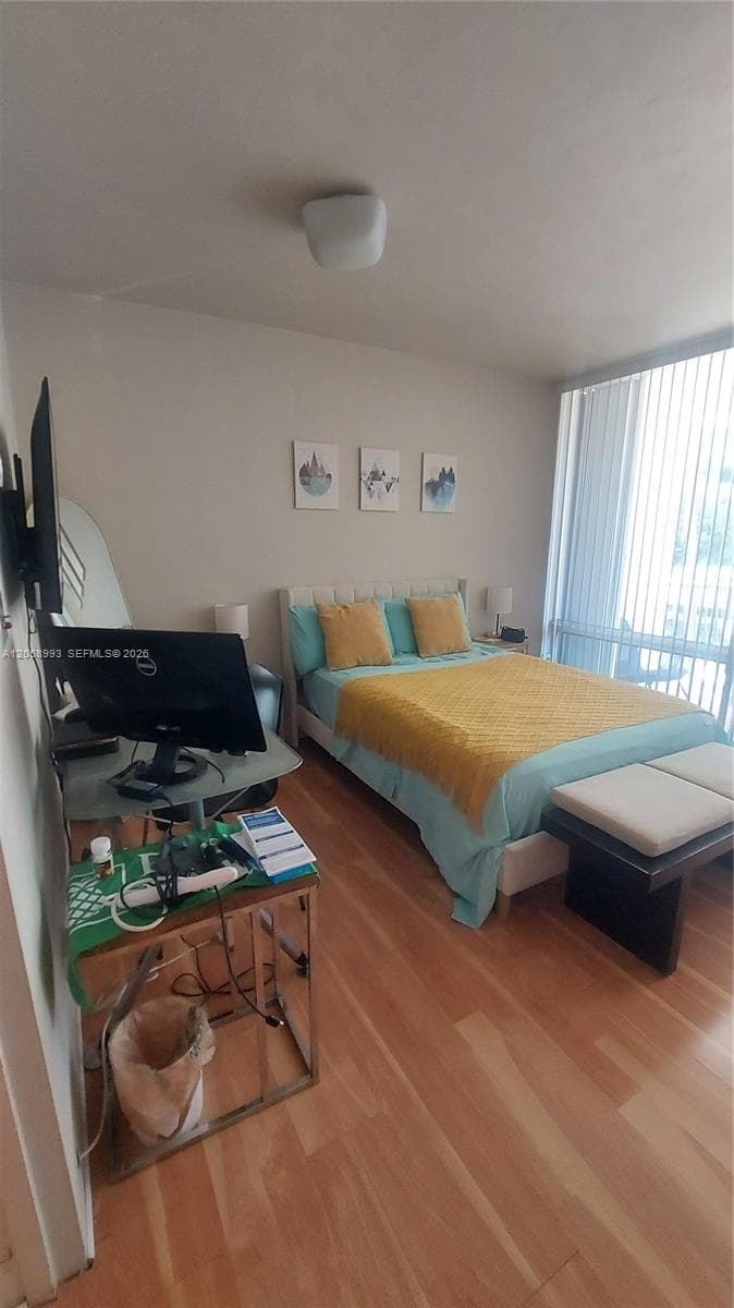 BRICKELL BAY TOWER CONDO · #216 in Miami - Photo 11
