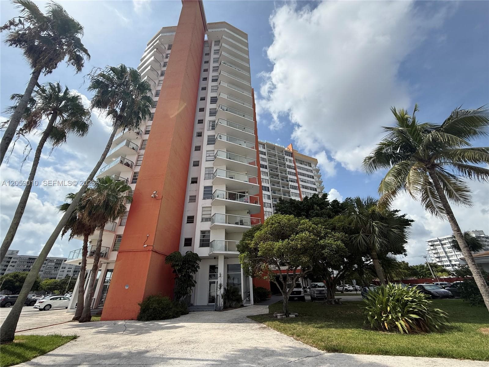 BUCKLEY TOWERS · #1215E in Miami - Photo 2
