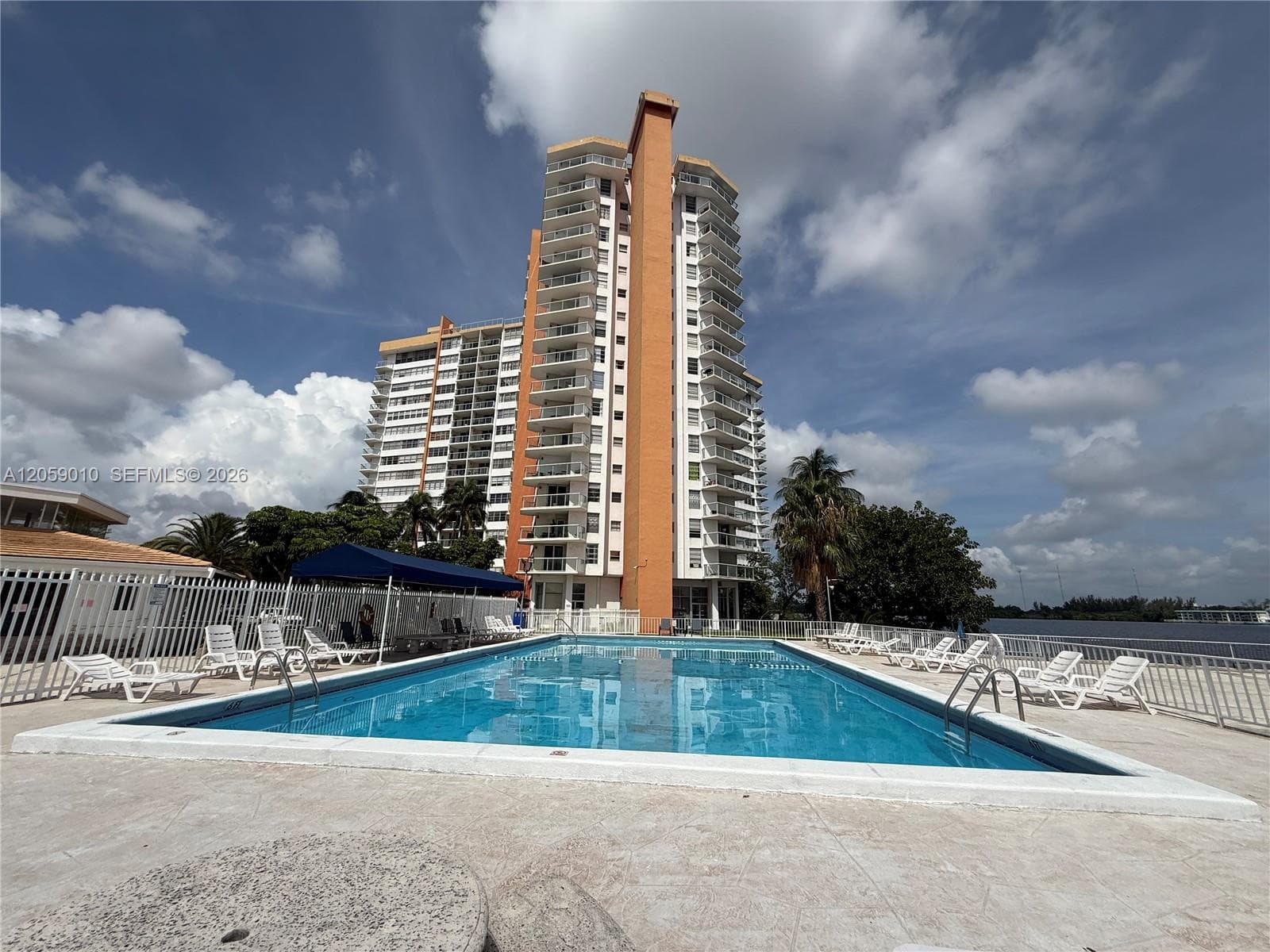 BUCKLEY TOWERS · #1215E in Miami - Photo 3