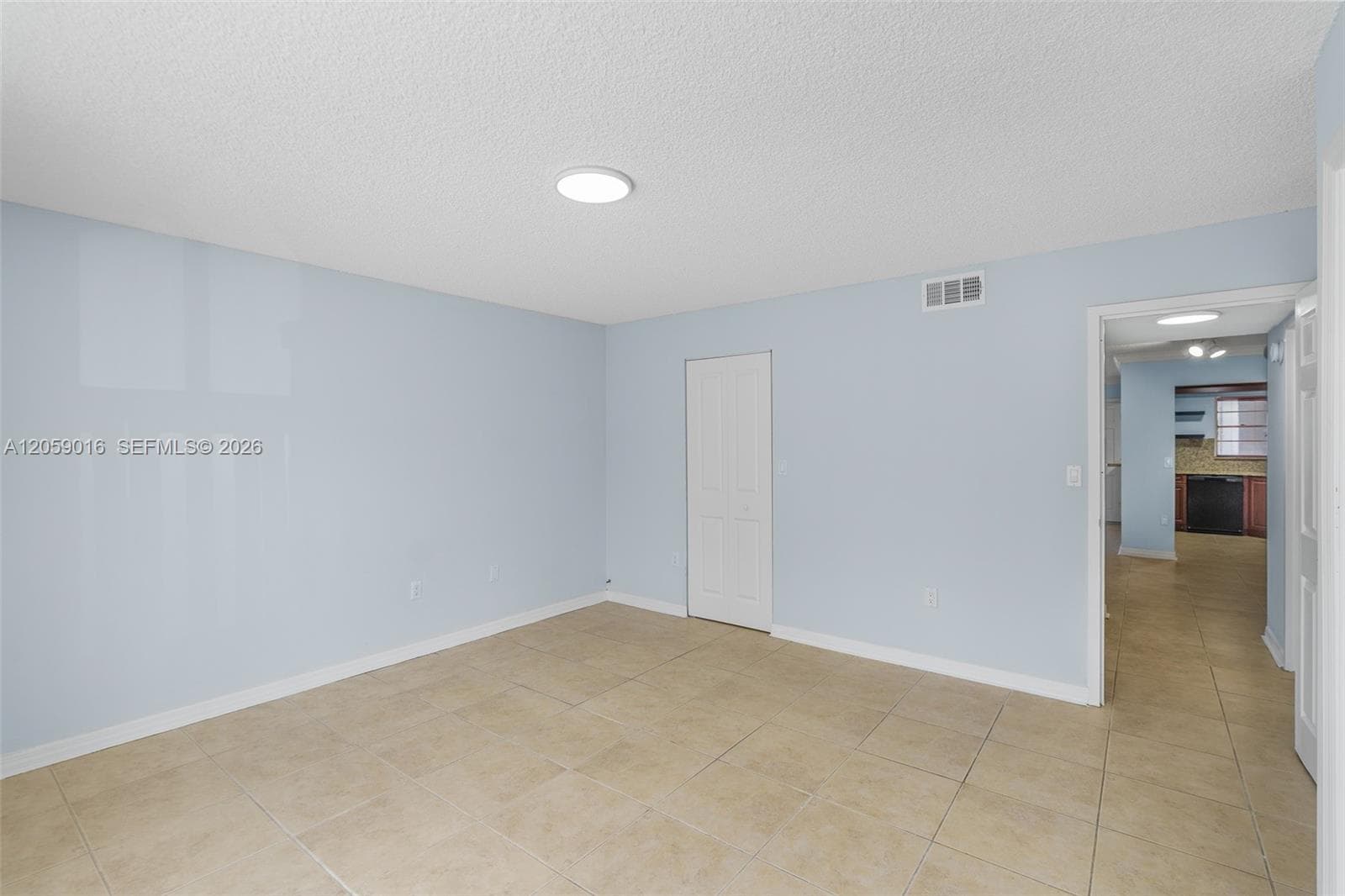 CARLYLE PLAZA · #206 in Miami Beach - Photo 13