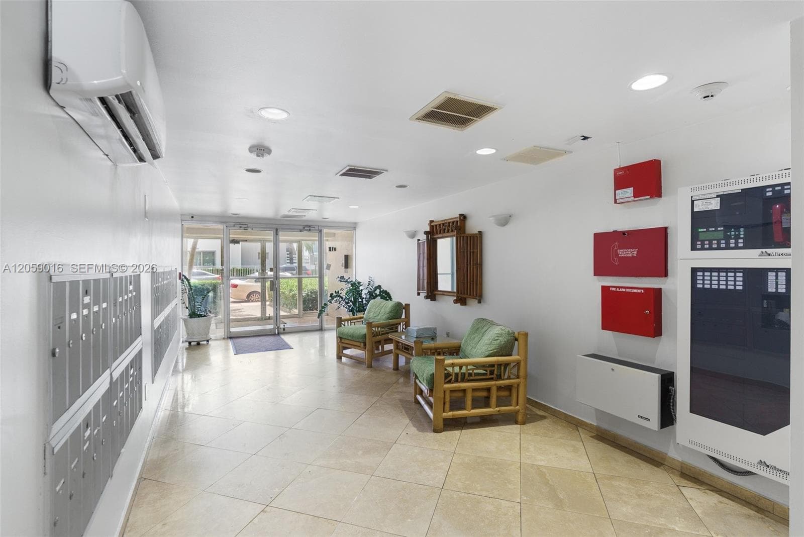 CARLYLE PLAZA · #206 in Miami Beach - Photo 24