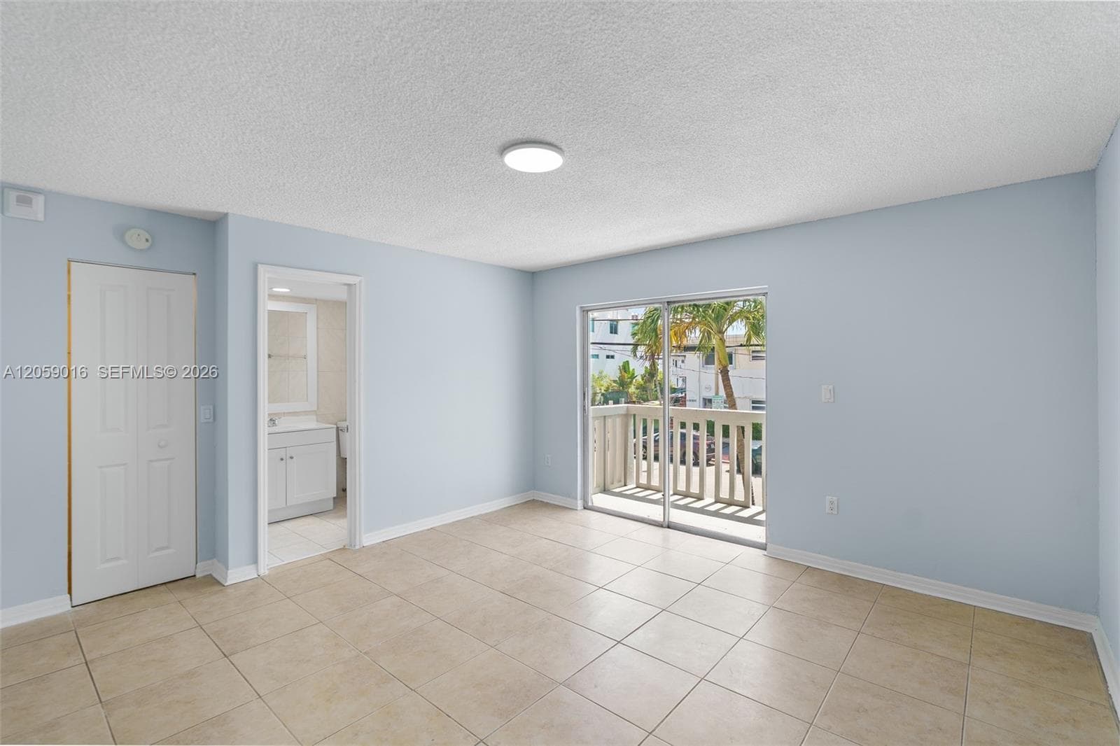 CARLYLE PLAZA · #206 in Miami Beach - Photo 14