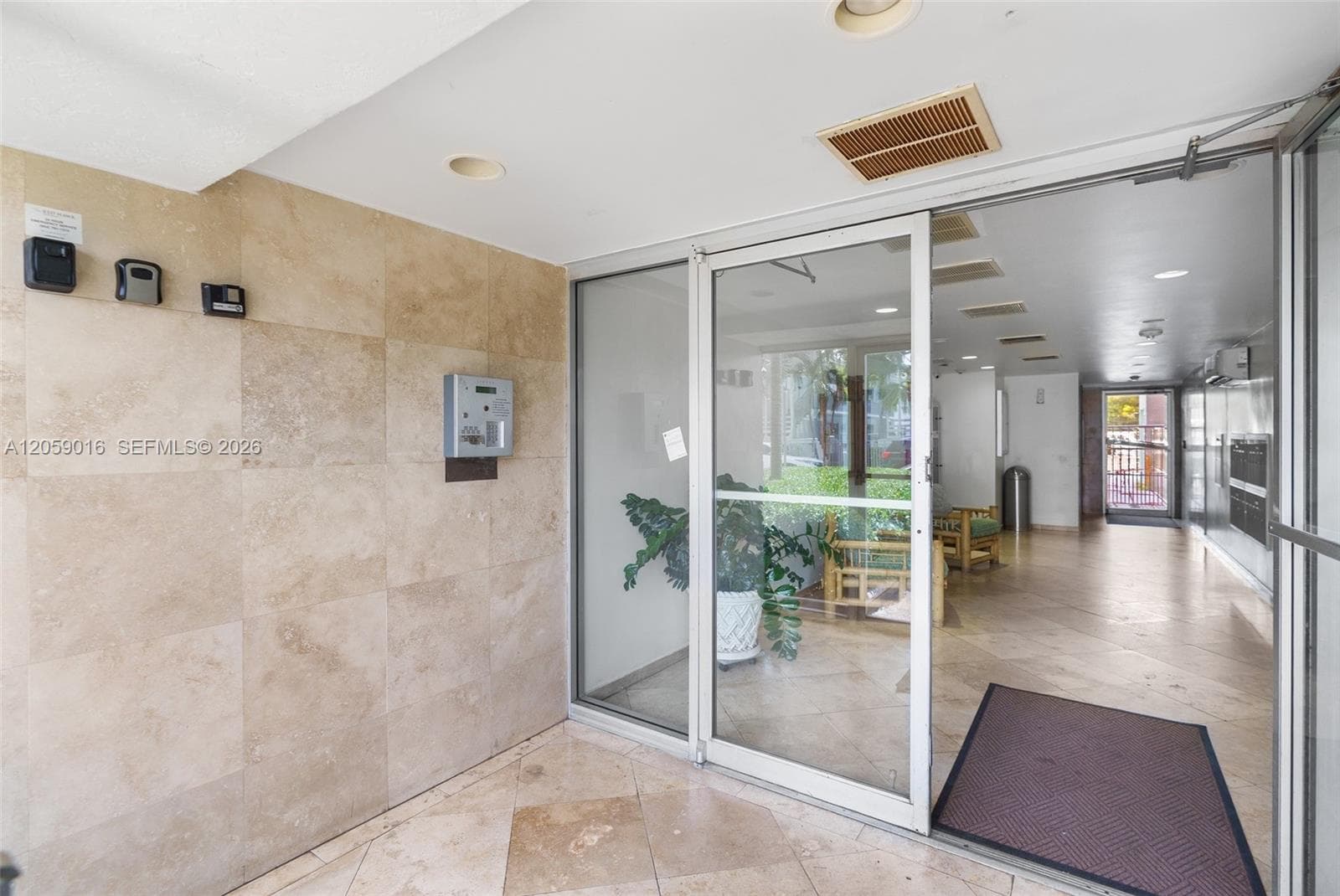 CARLYLE PLAZA · #206 in Miami Beach - Photo 25