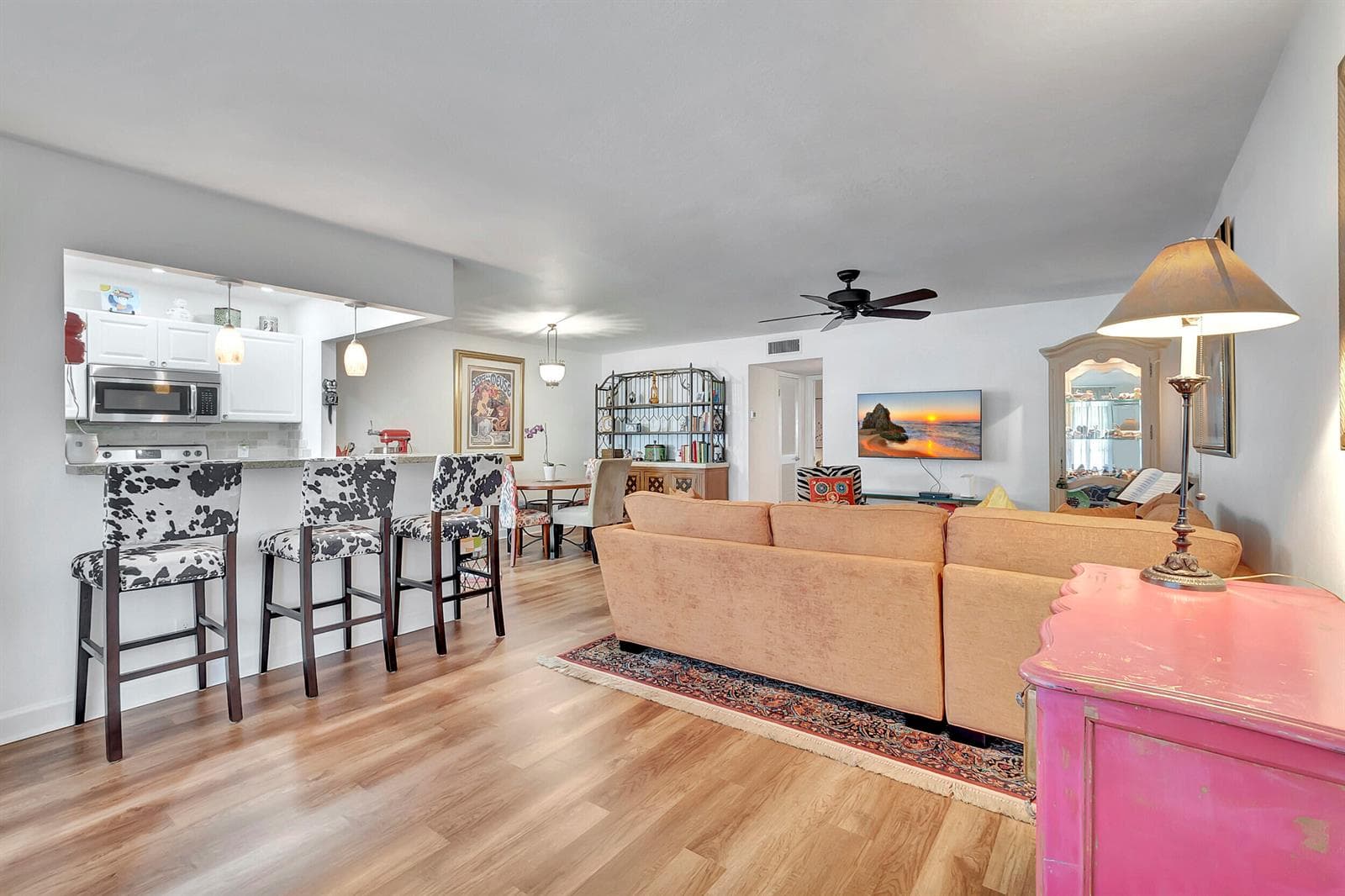 Living Room/Kitchen