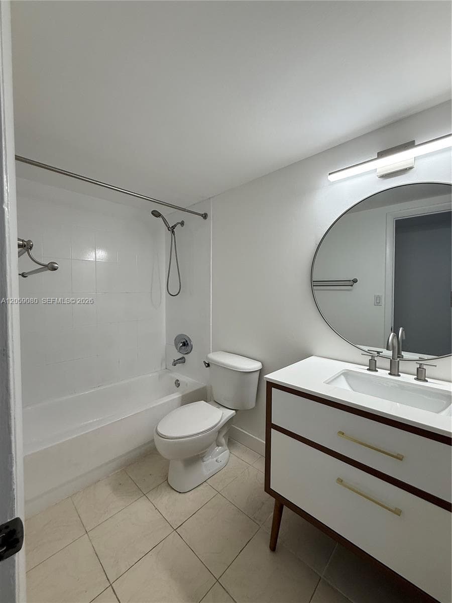 ISLAND PLACE AT NORTH BAY · #6L in North Bay Village - Photo 20