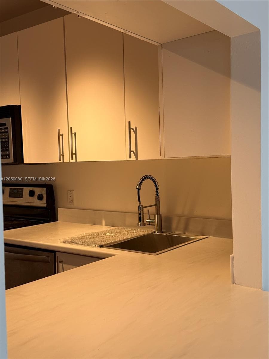 ISLAND PLACE AT NORTH BAY · #6L in North Bay Village - Photo 18