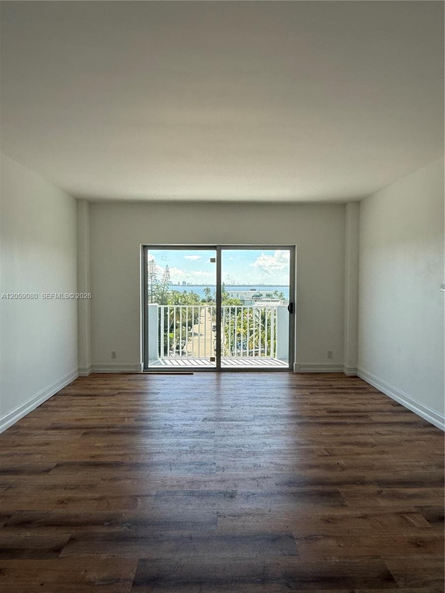 ISLAND PLACE AT NORTH BAY · #6L in North Bay Village - Photo 4