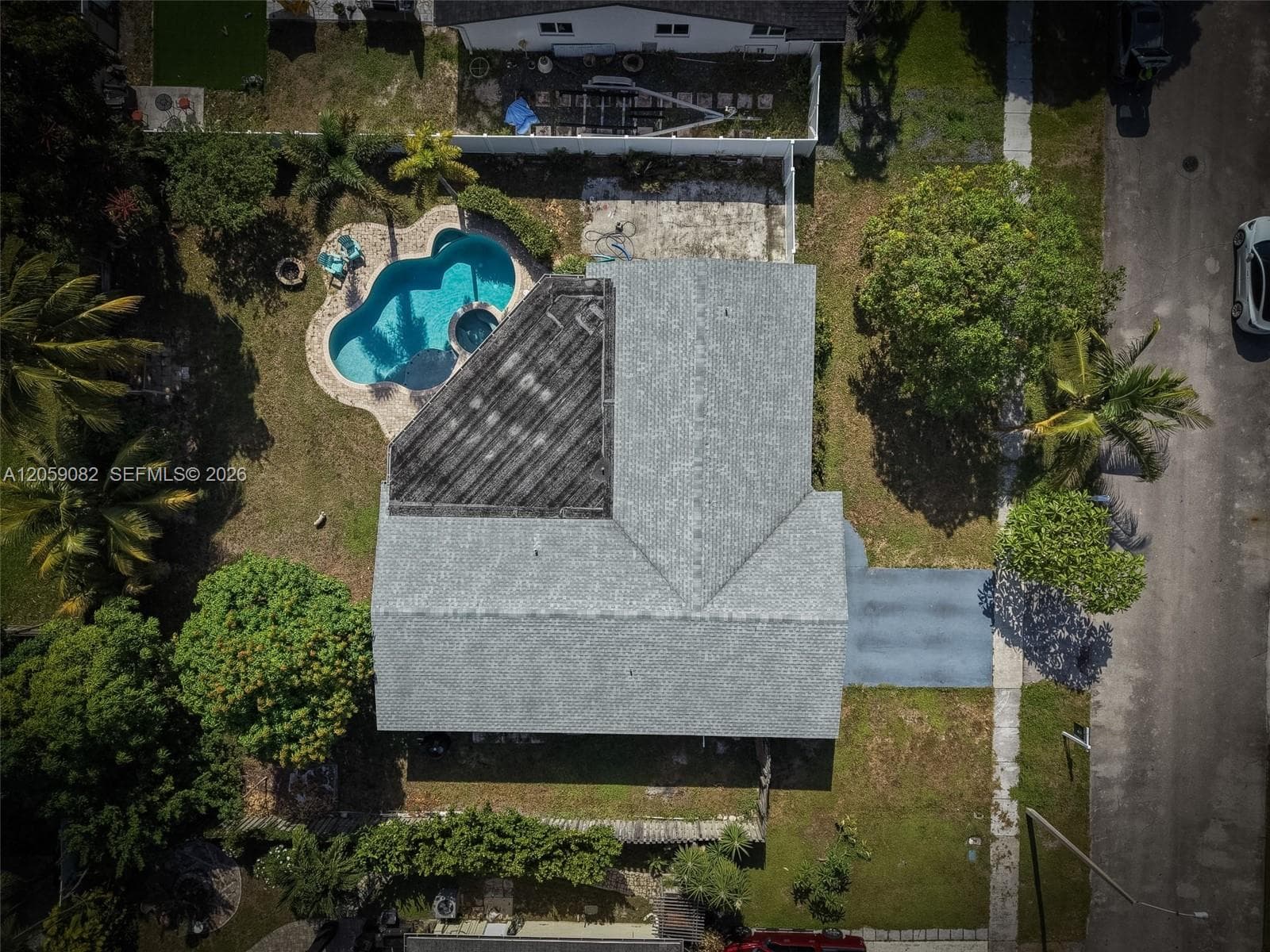 1760 SW 12th St photo 2