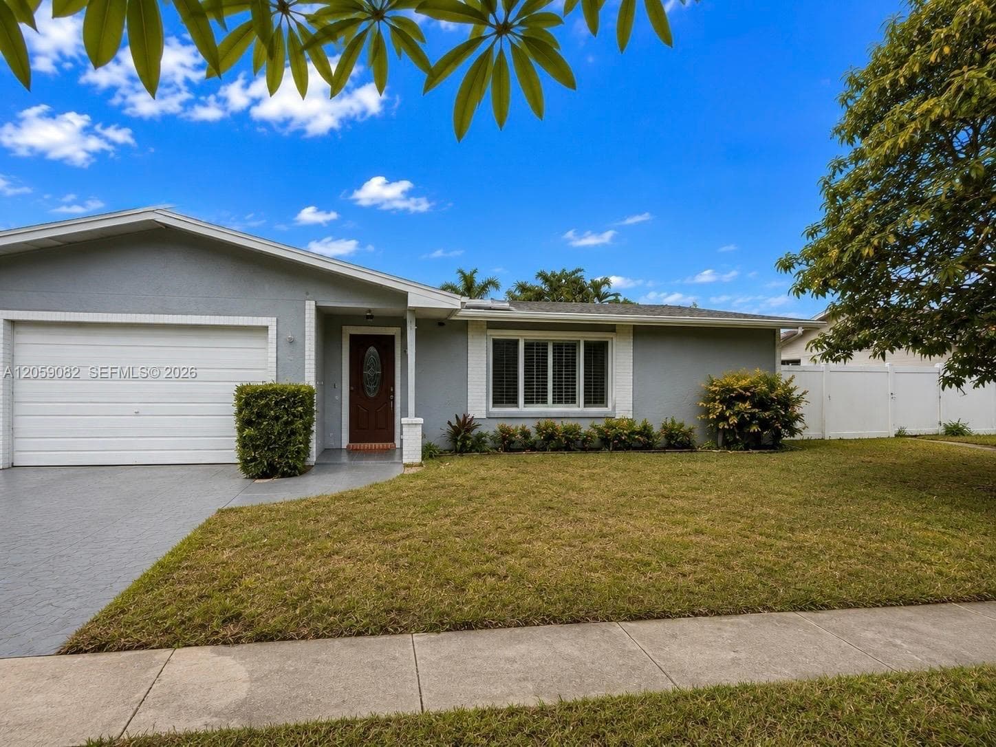 1760 SW 12th St photo 44