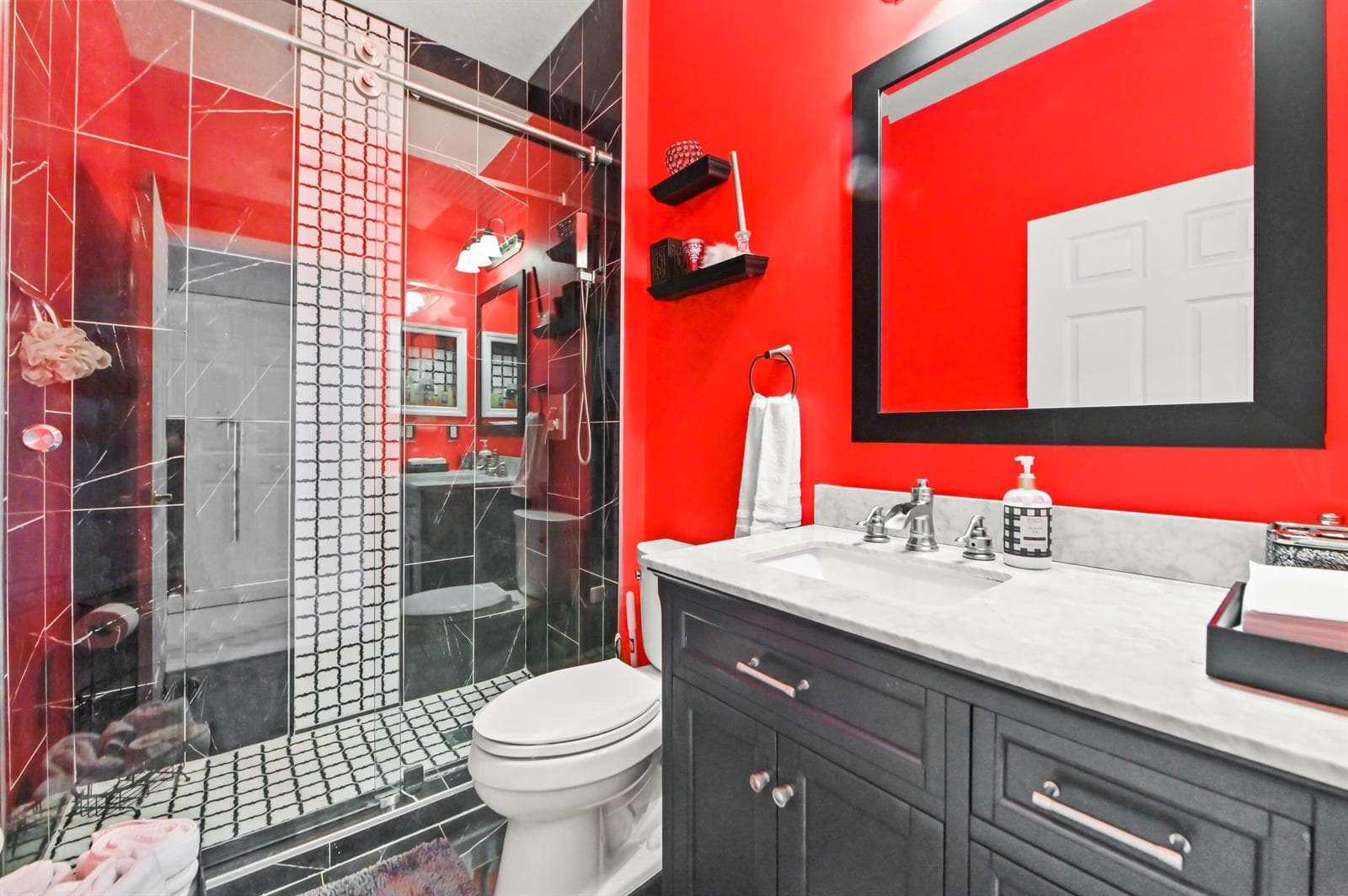 24 Bathroom 01