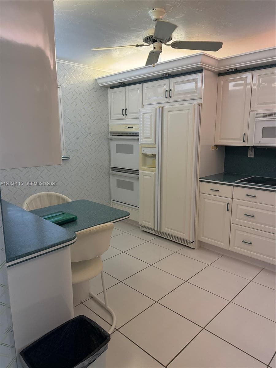 VENETIAN PARK I CONDO · #51 in Hallandale Beach - Photo 6