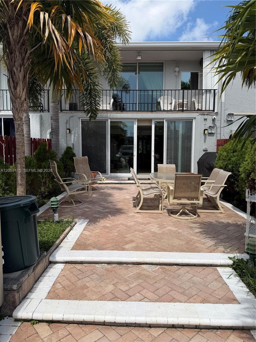 VENETIAN PARK I CONDO · #51 in Hallandale Beach - Photo 12
