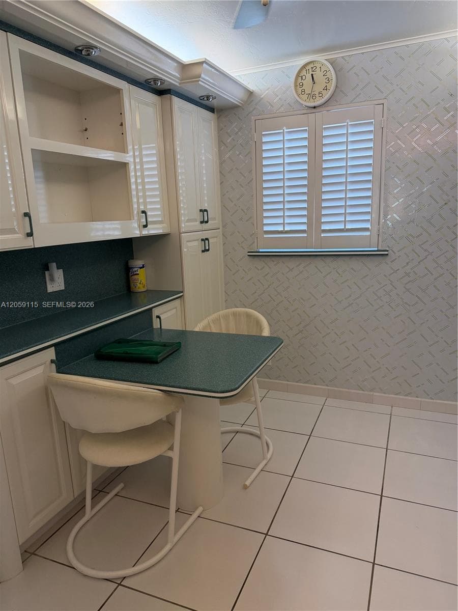 VENETIAN PARK I CONDO · #51 in Hallandale Beach - Photo 5