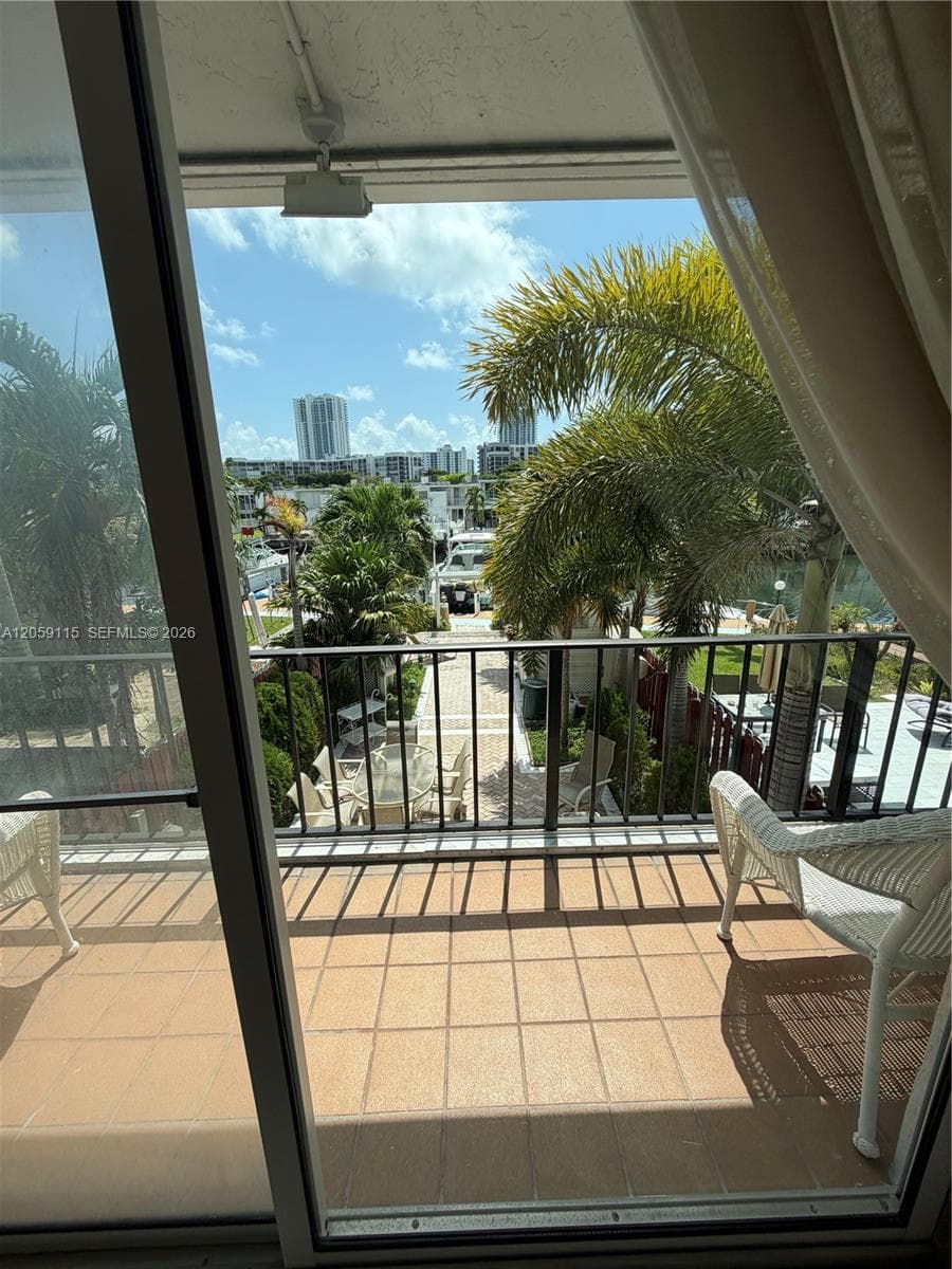 VENETIAN PARK I CONDO · #51 in Hallandale Beach - Photo 18